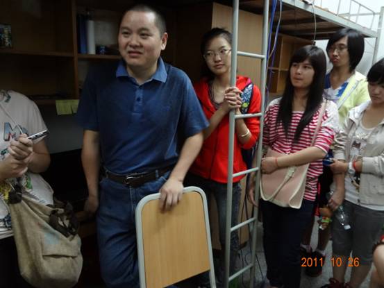 畅谈人生路 共叙师生情